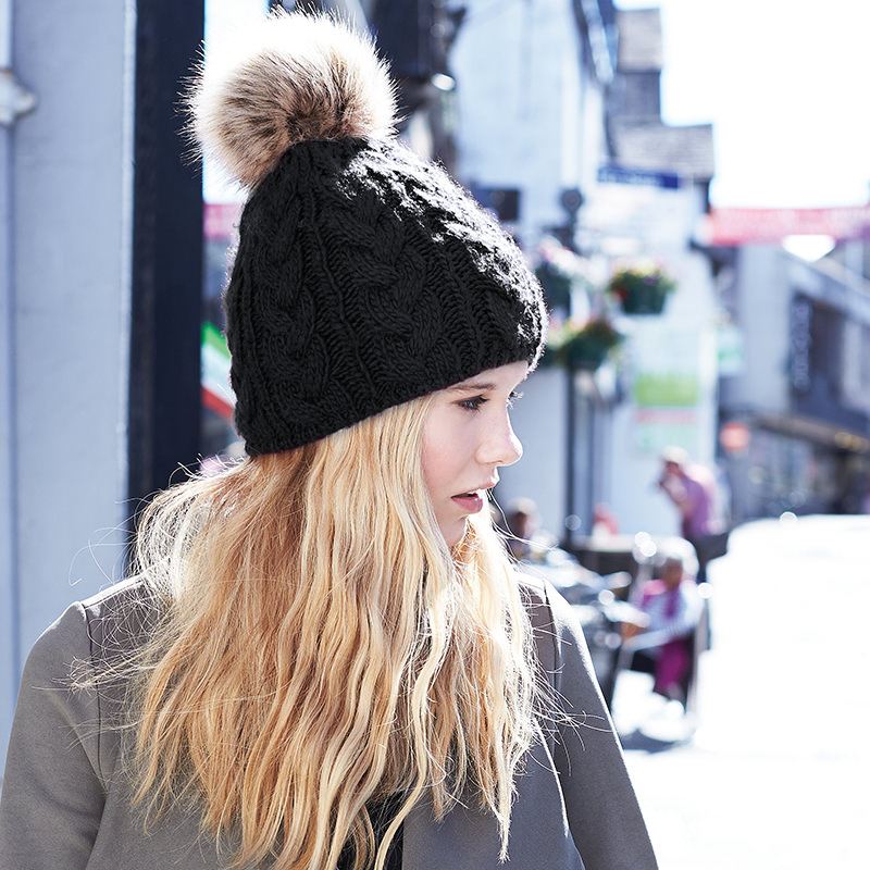 Fur pom pom cable beanie